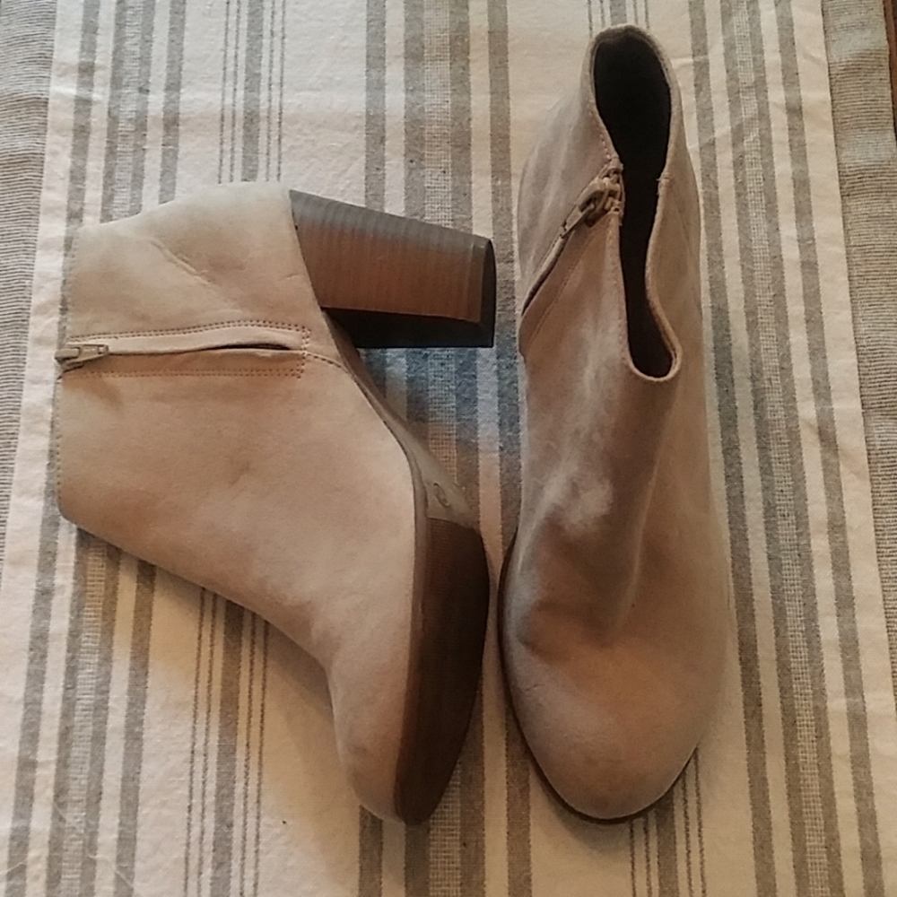 Tan/cream booties